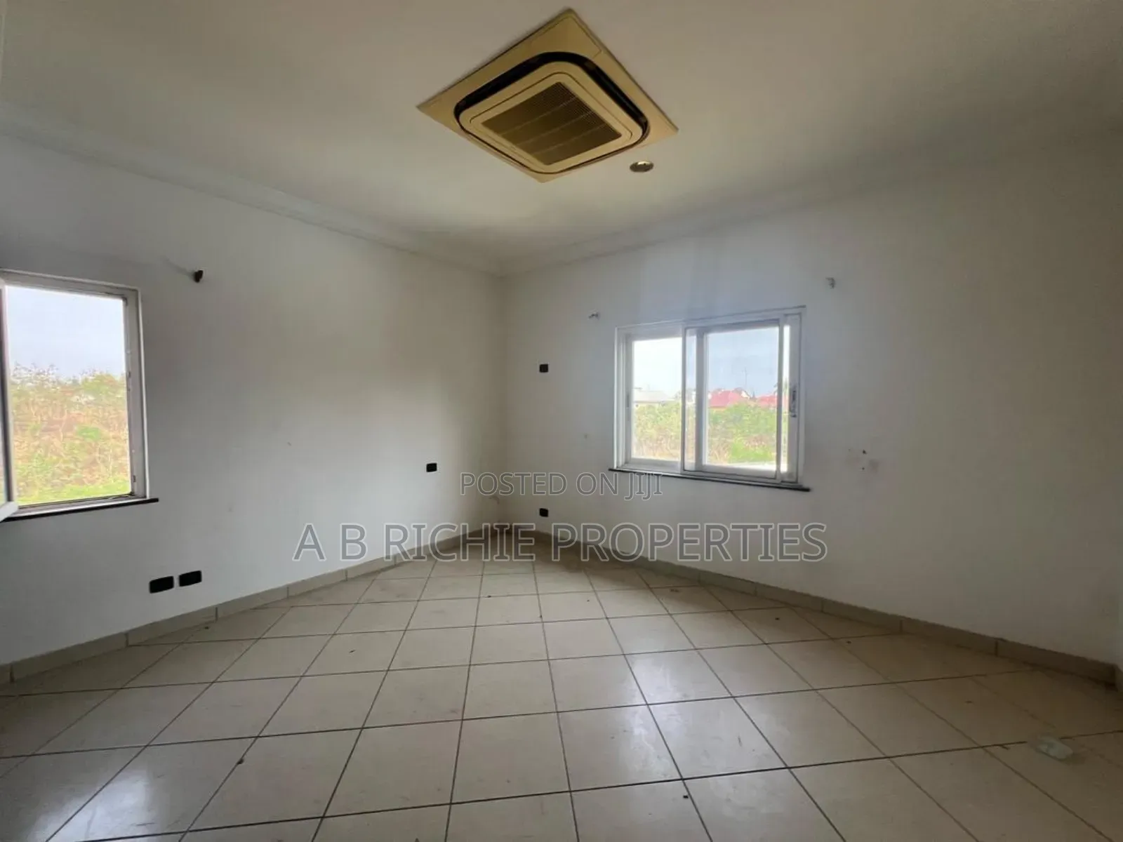 5bdrm Mansion in Ab Richie Properties, East Legon for sale