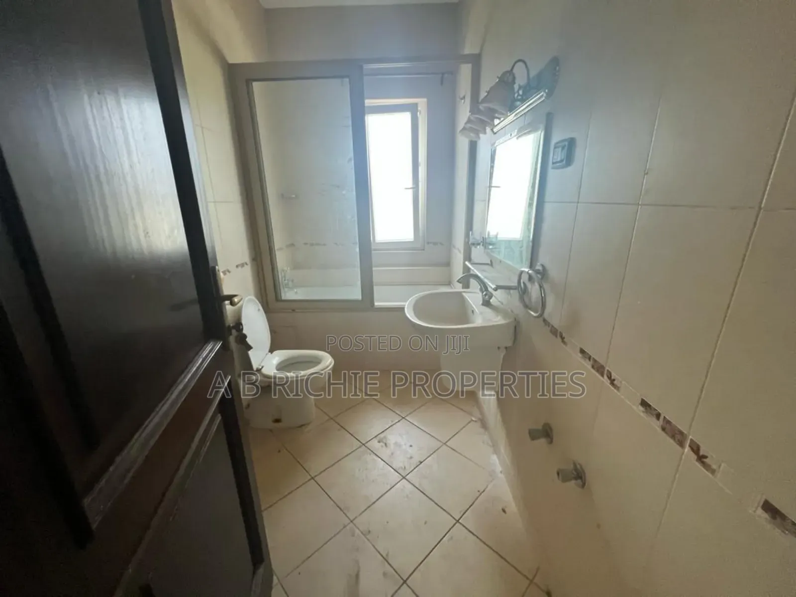 5bdrm Mansion in Ab Richie Properties, East Legon for sale