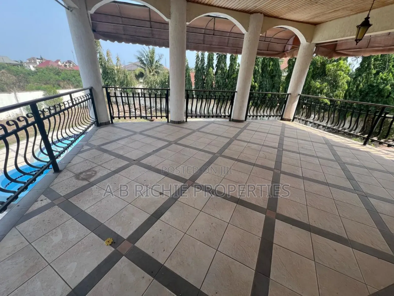 5bdrm Mansion in Ab Richie Properties, East Legon for sale