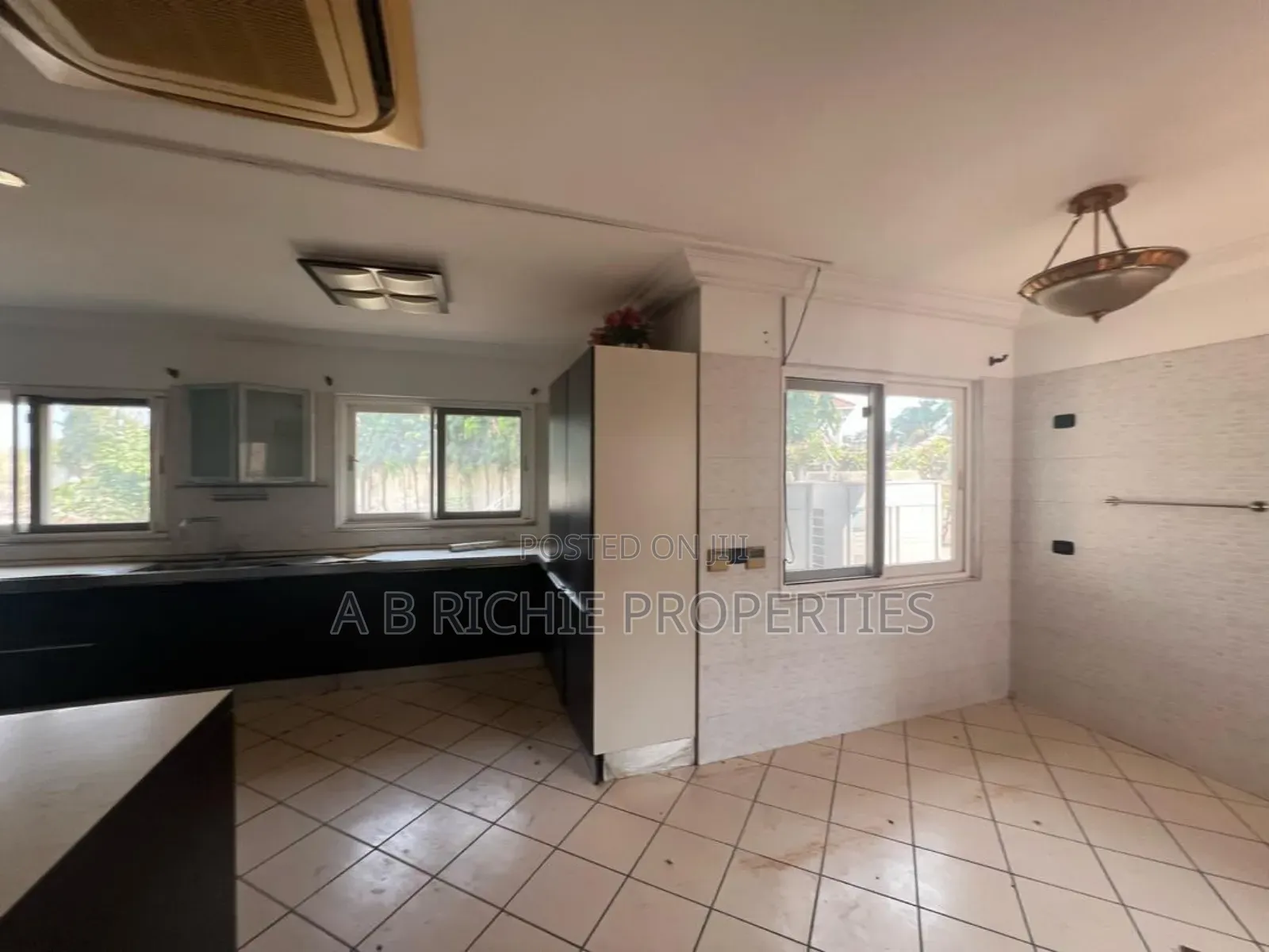 5bdrm Mansion in Ab Richie Properties, East Legon for sale