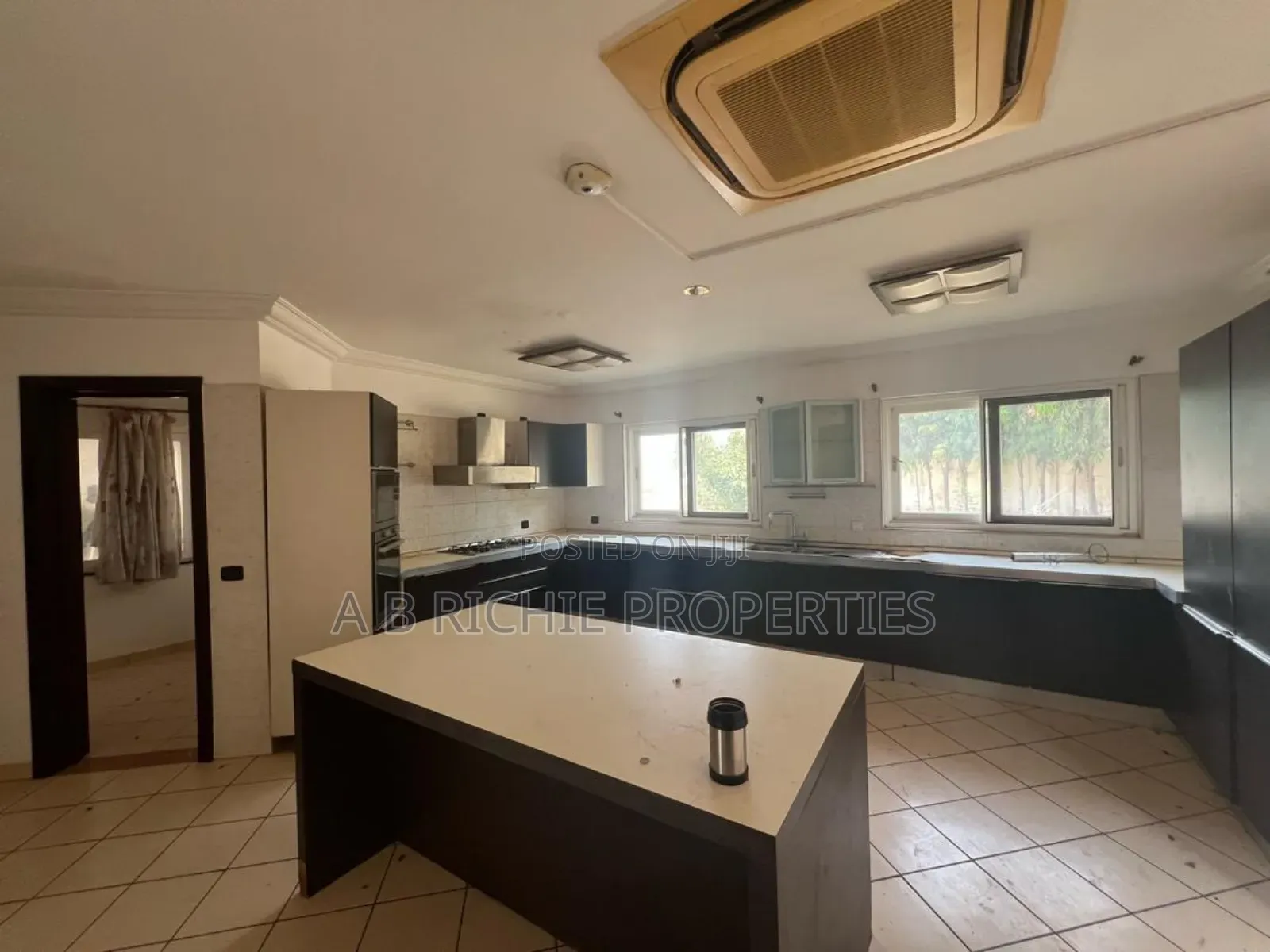 5bdrm Mansion in Ab Richie Properties, East Legon for sale