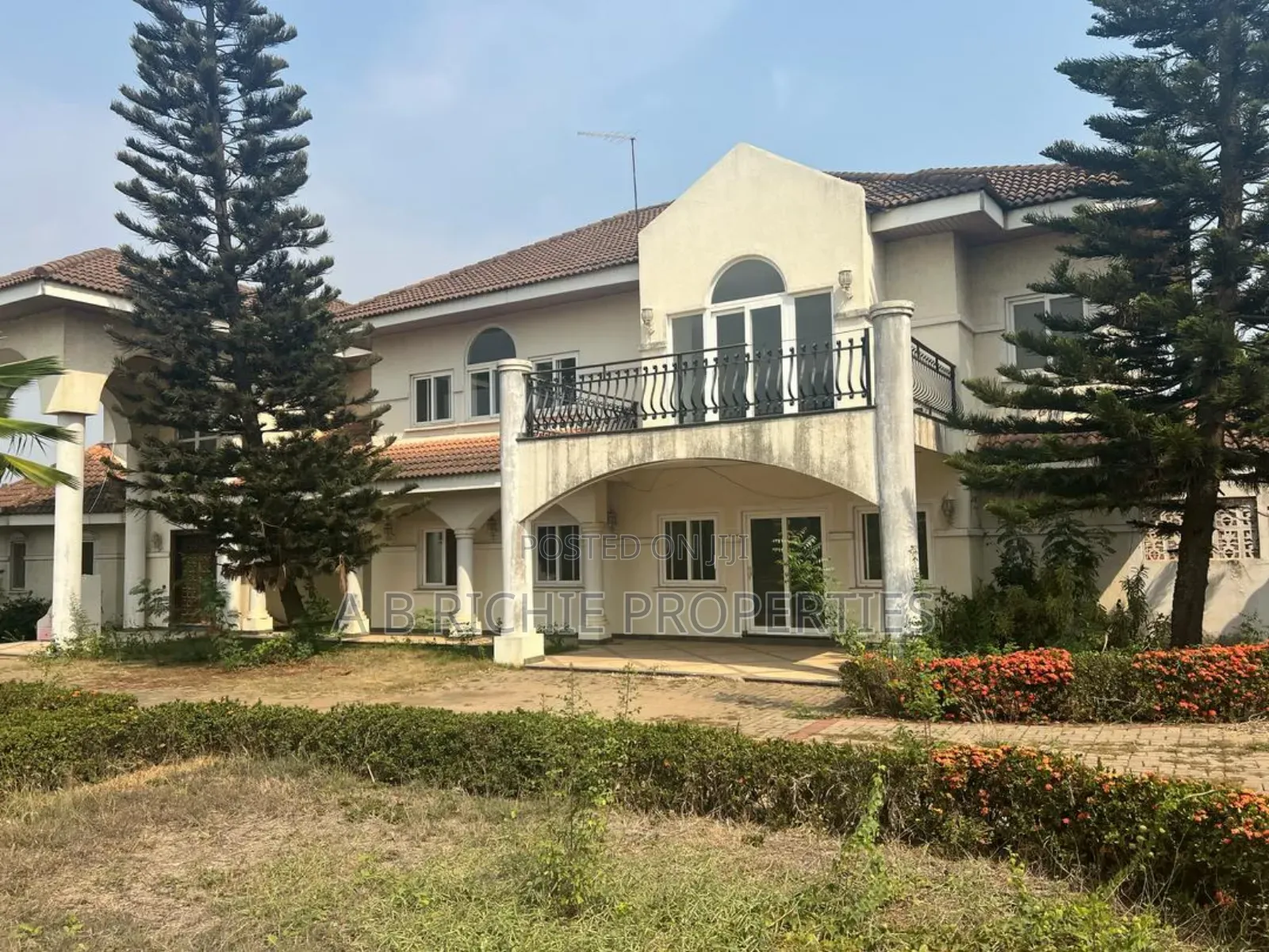 5bdrm Mansion in Ab Richie Properties, East Legon for sale