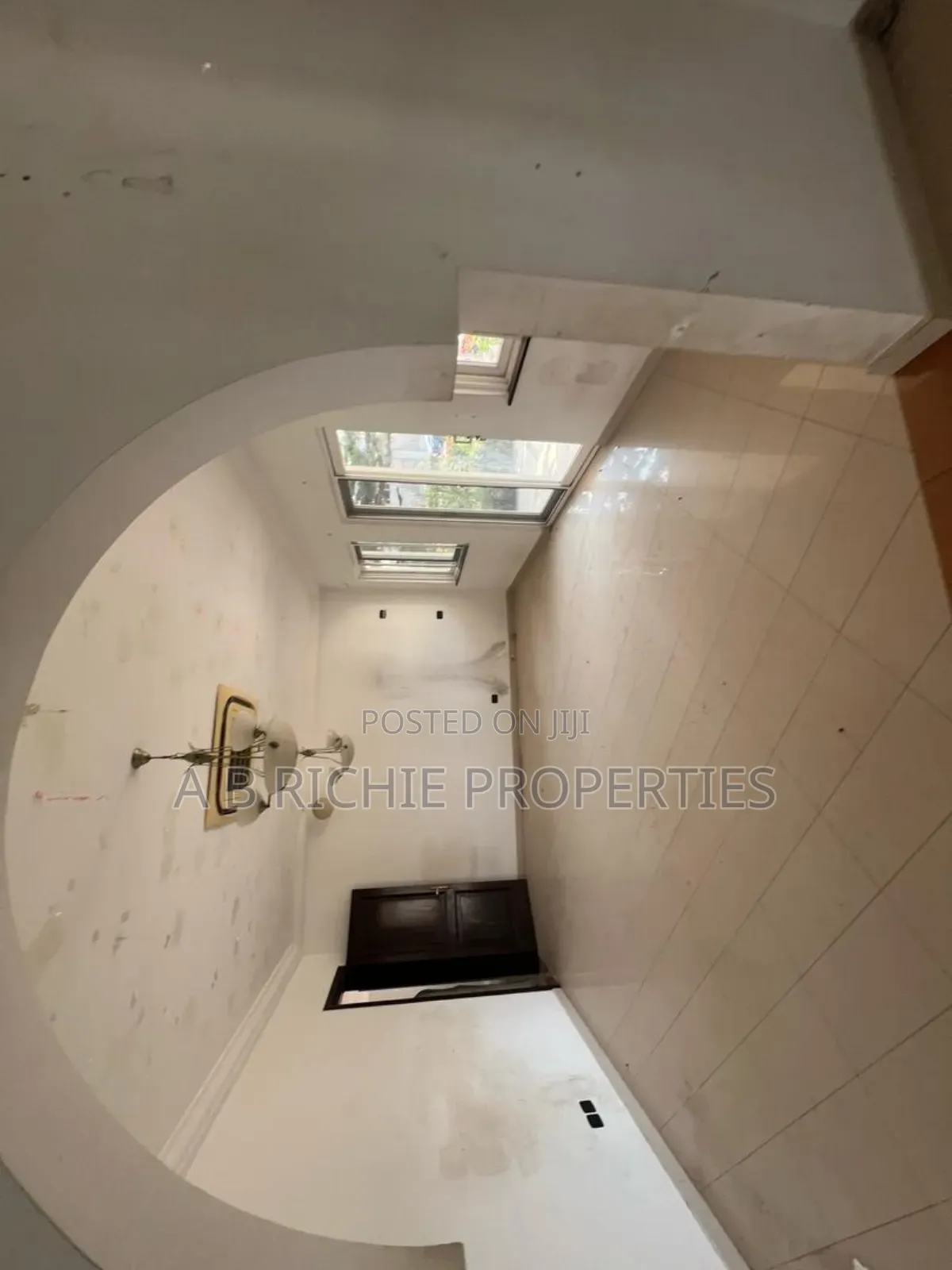 5bdrm Mansion in Ab Richie Properties, East Legon for sale
