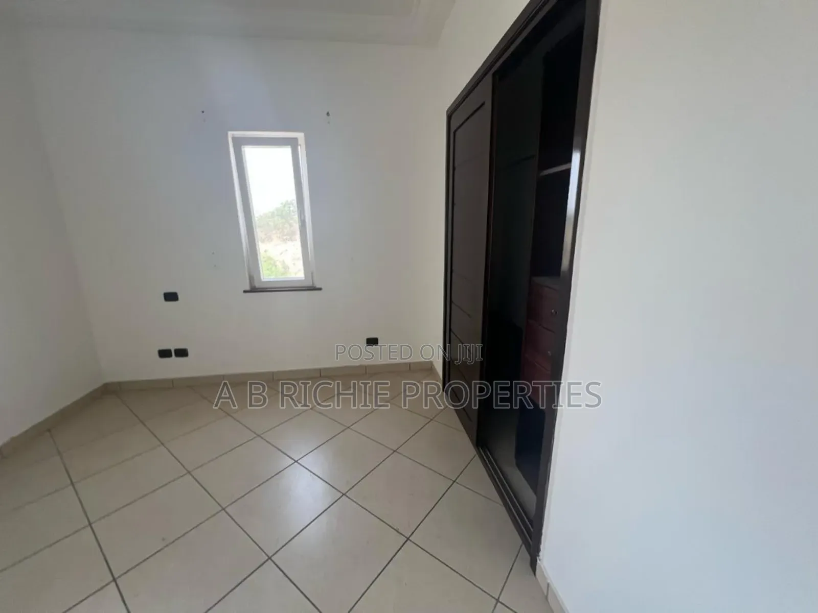 5bdrm Mansion in Ab Richie Properties, East Legon for sale