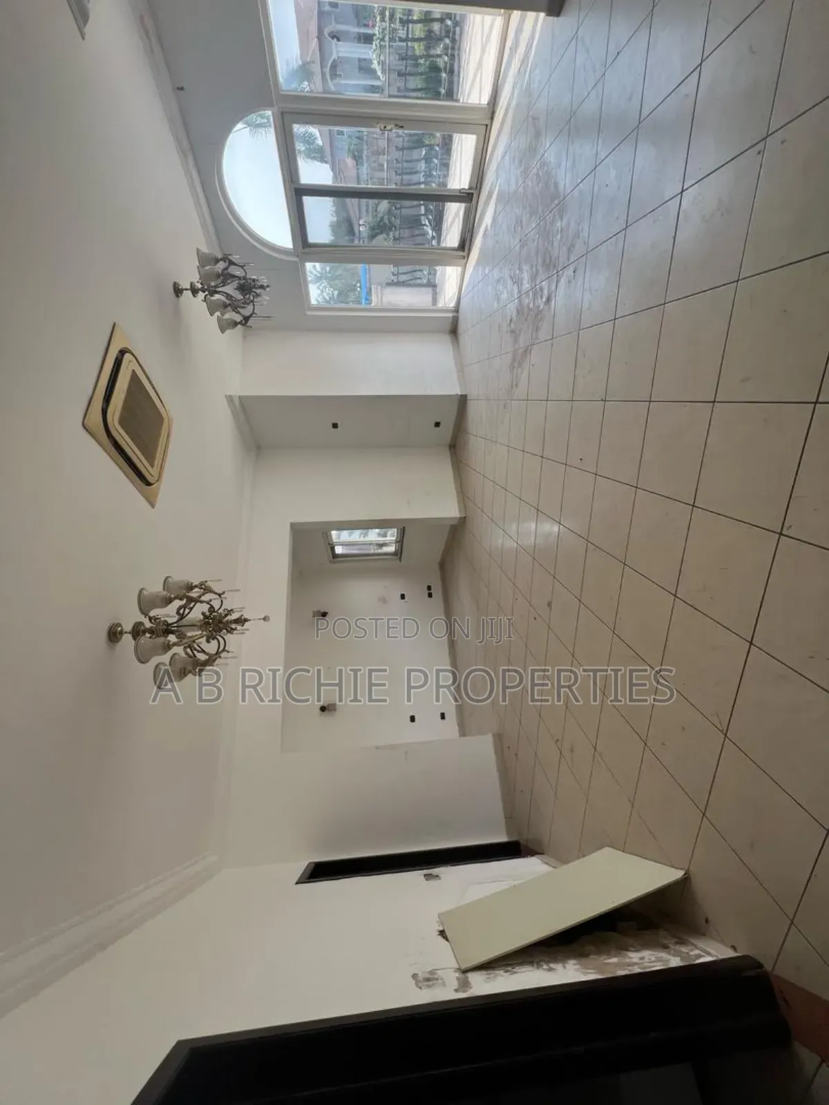 5bdrm Mansion in Ab Richie Properties, East Legon for sale