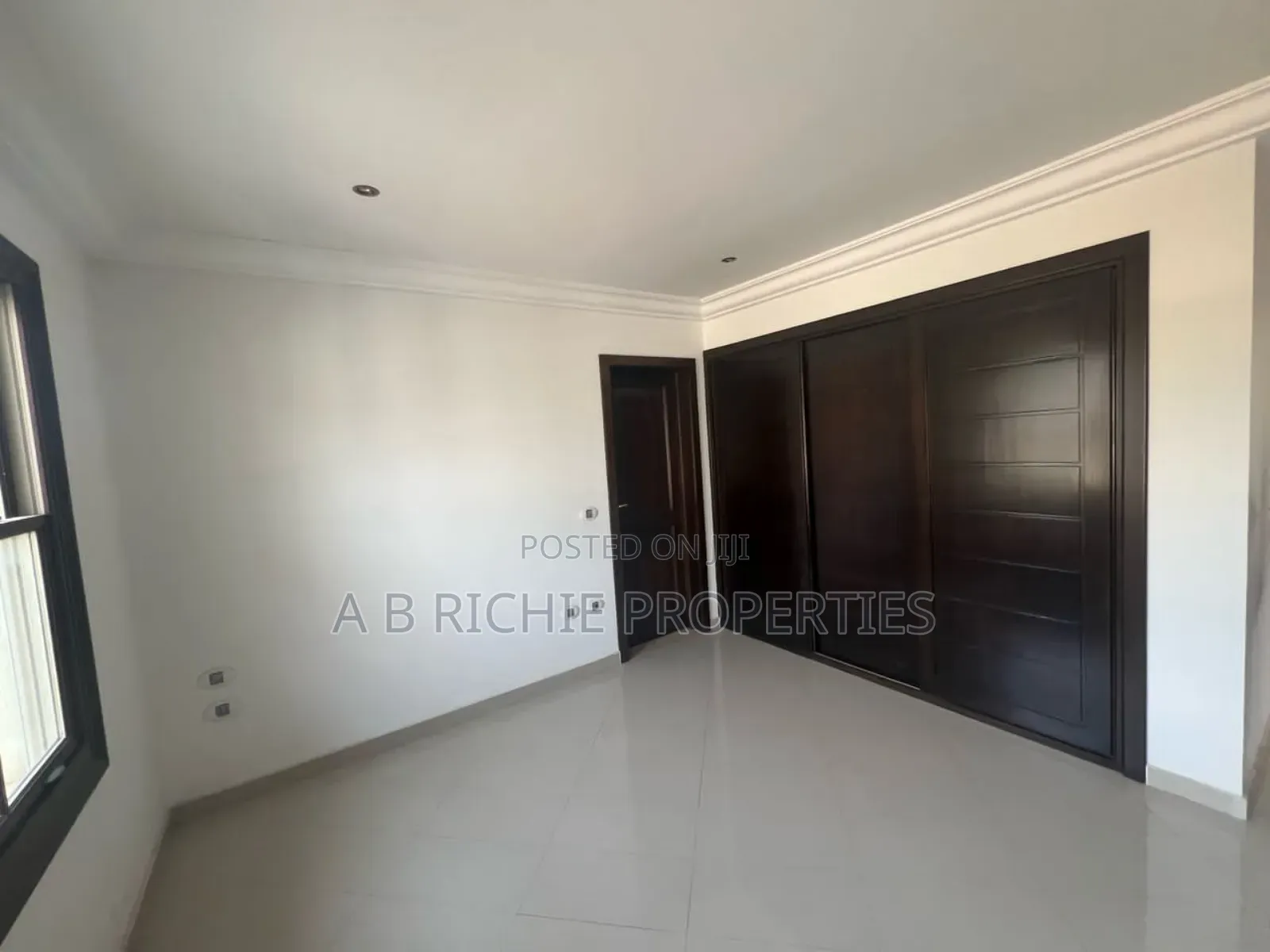 5bdrm Mansion in Ab Richie Properties, East Legon for sale
