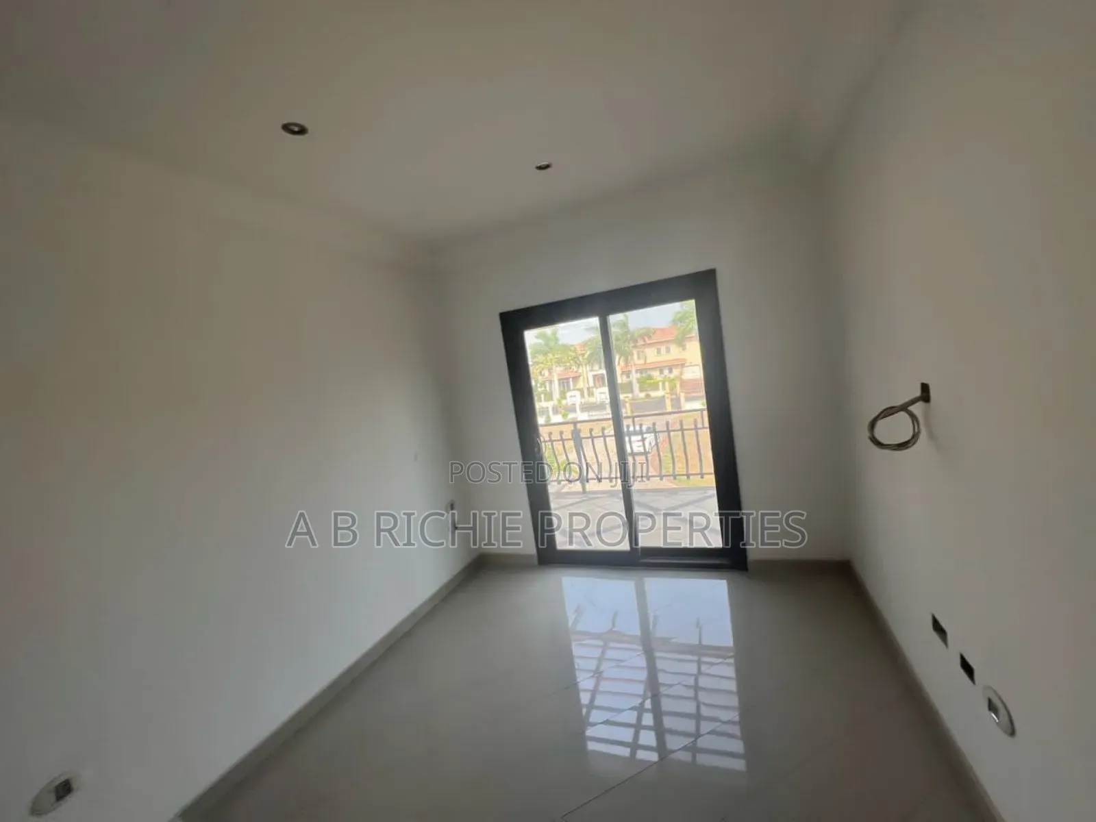 5bdrm Mansion in Ab Richie Properties, East Legon for sale