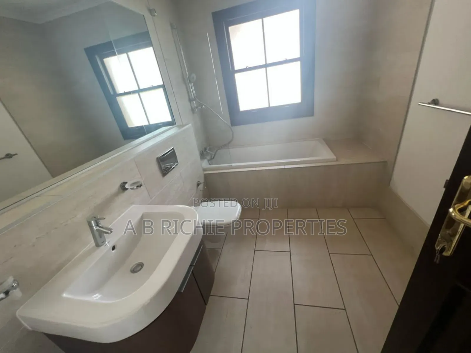 5bdrm Mansion in Ab Richie Properties, East Legon for sale