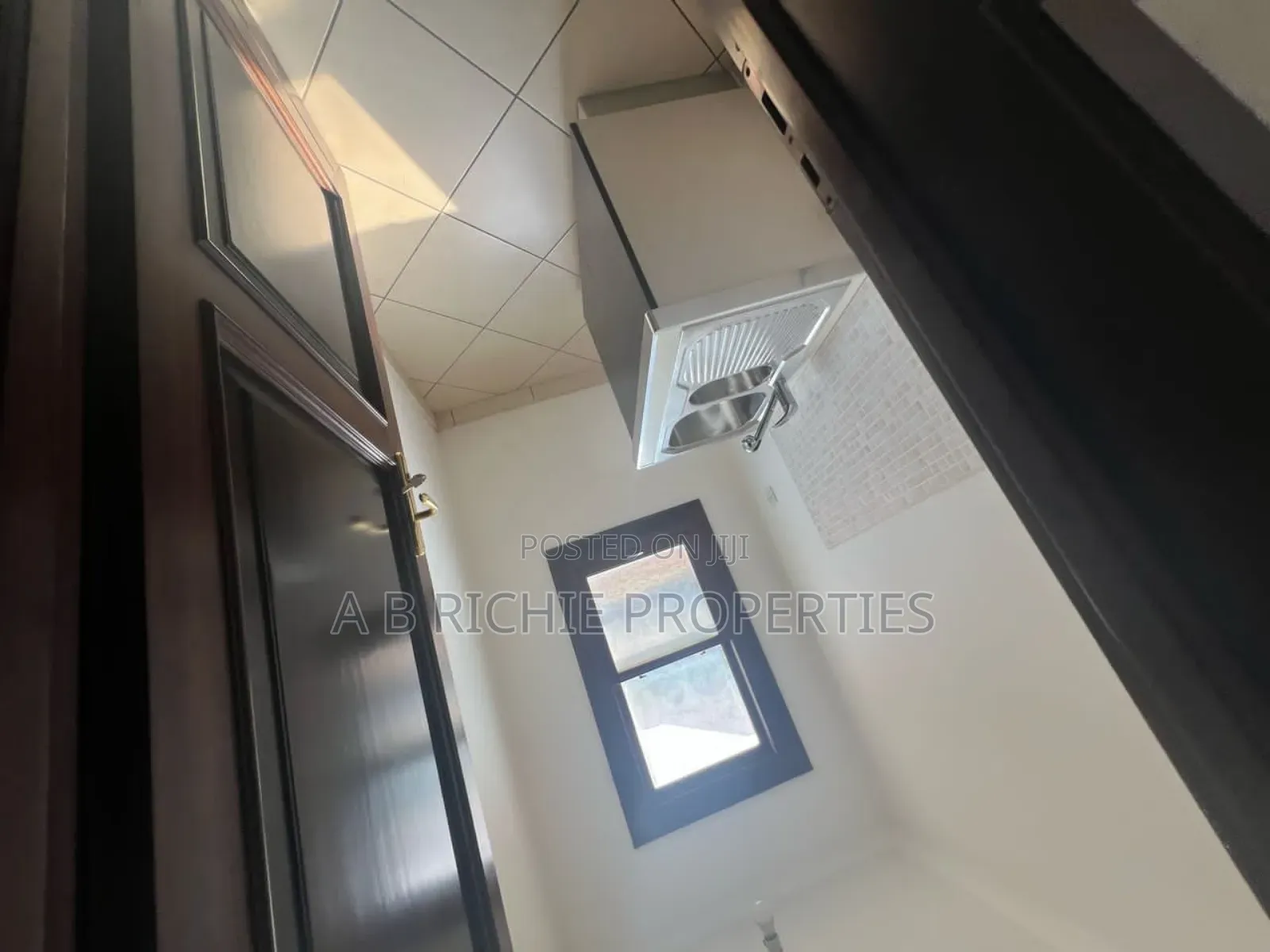 5bdrm Mansion in Ab Richie Properties, East Legon for sale