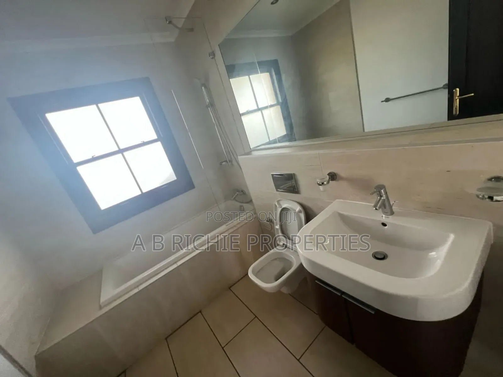 5bdrm Mansion in Ab Richie Properties, East Legon for sale