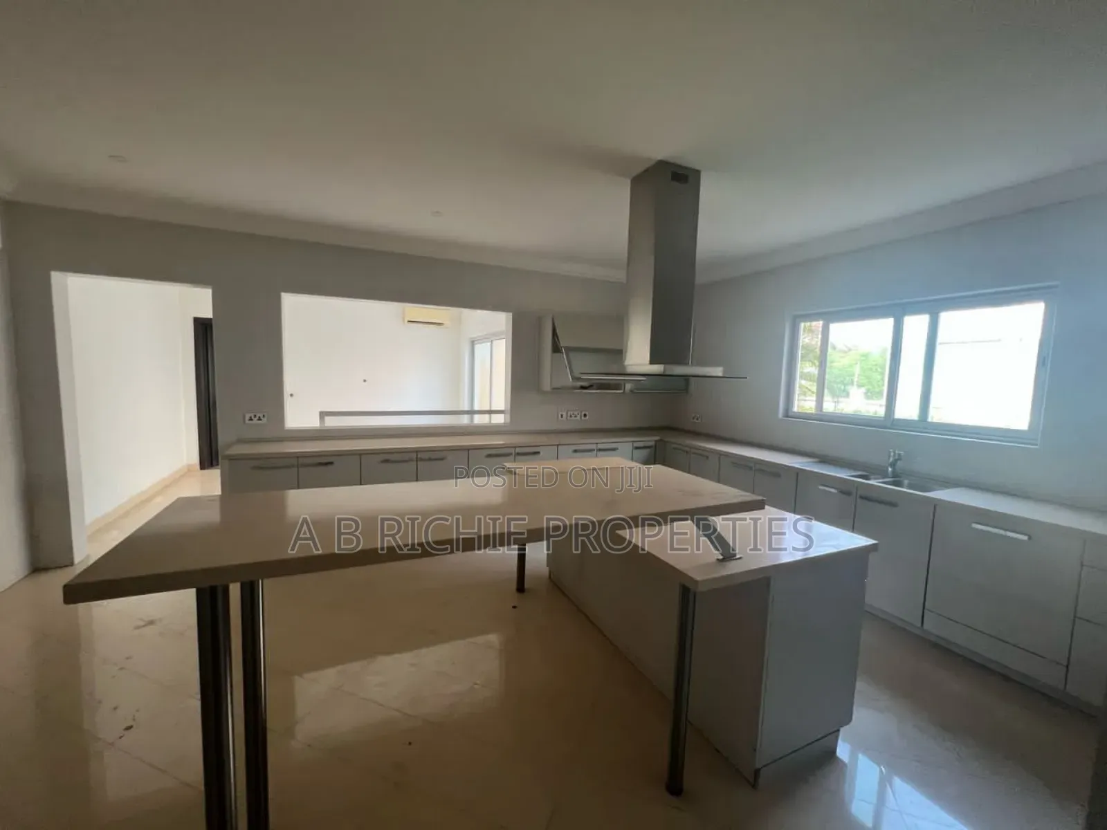 5bdrm Mansion in Ab Richie Properties, East Legon for sale