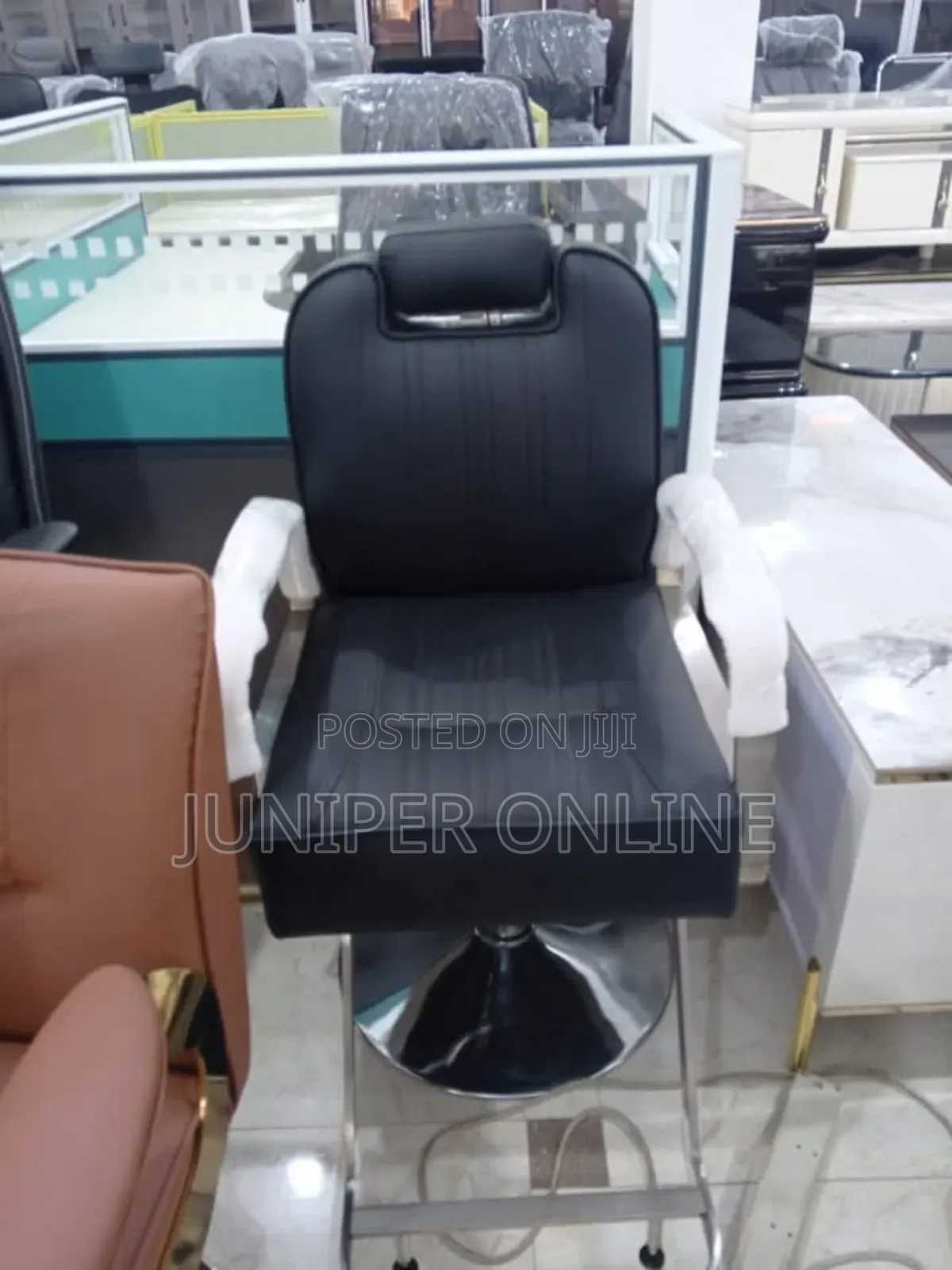 Saloon Chair Hundie Zari Curnte