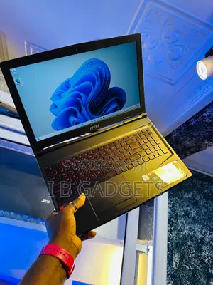 Laptop MSI GL63 8RC 16GB Intel Core I5 HDD+SSD 256GB