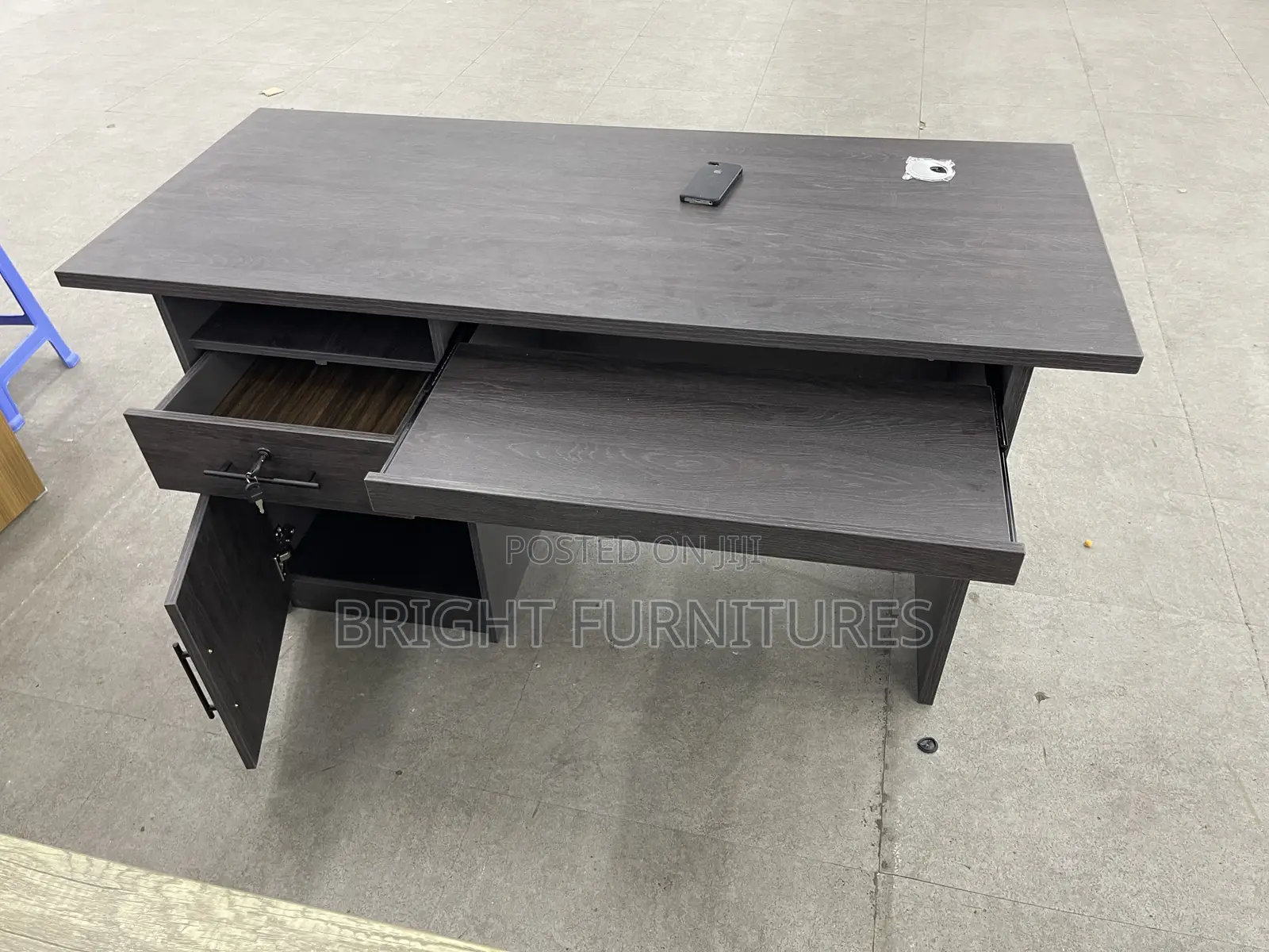 Quality Wooden Computer Desk for Home and Office Use