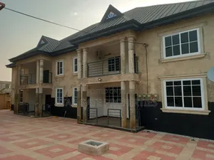 10bdrm House in Abrepo Asubonten, Kumasi Metropolitan for sale