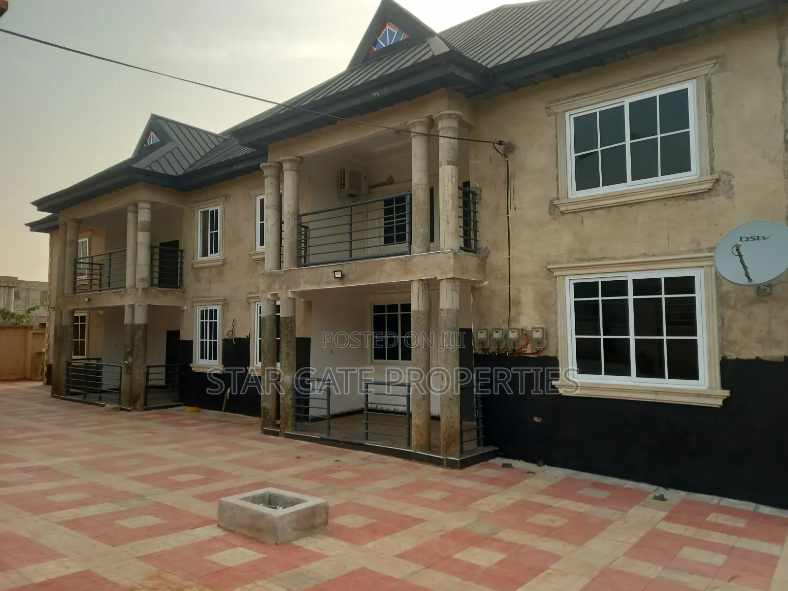 10bdrm House in Abrepo Asubonten, Kumasi Metropolitan for sale