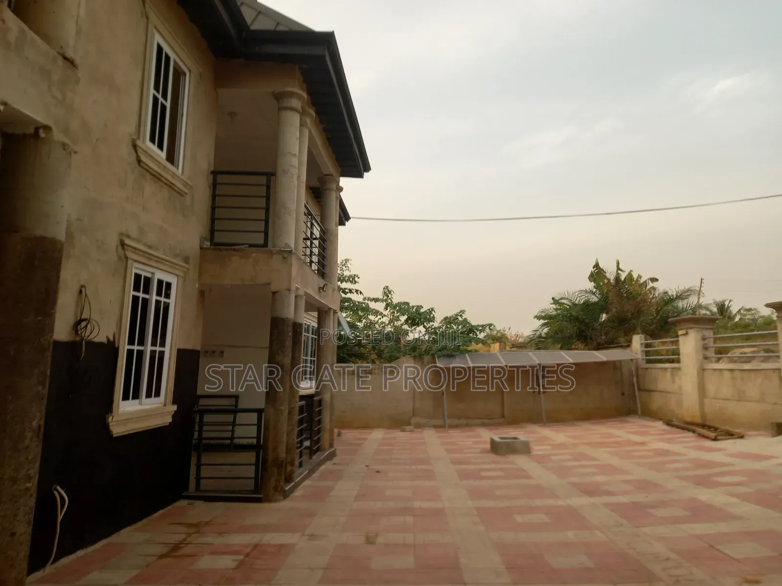 10bdrm House in Abrepo Asubonten, Kumasi Metropolitan for sale