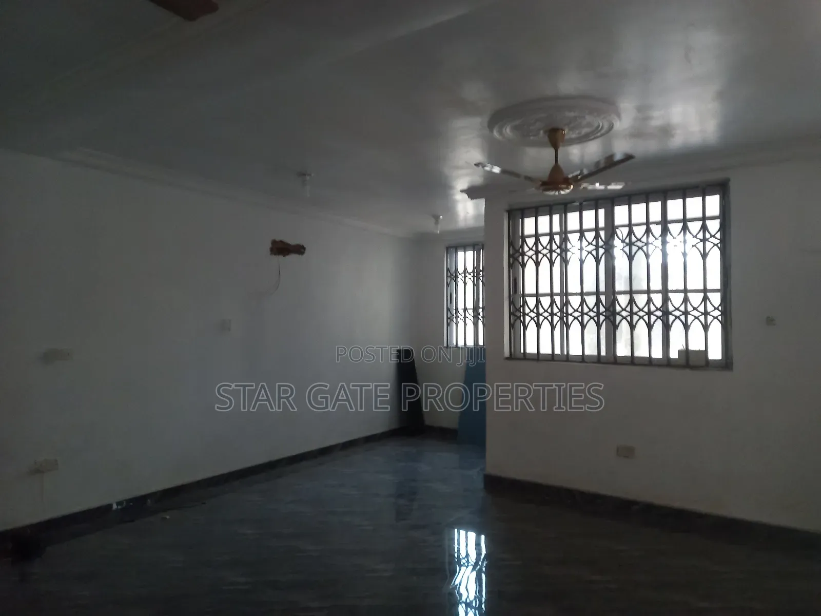 10bdrm House in Abrepo Asubonten, Kumasi Metropolitan for sale