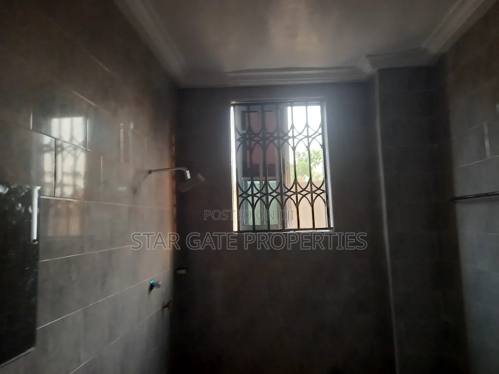 10bdrm House in Abrepo Asubonten, Kumasi Metropolitan for sale