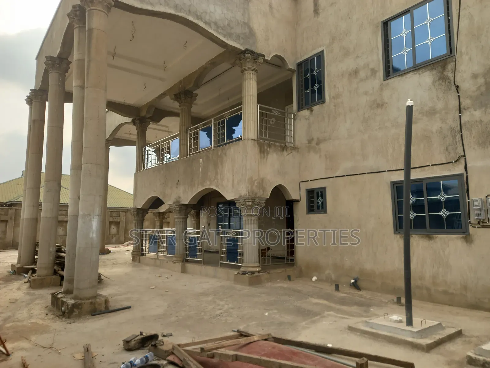 8bdrm House in Kenyasi Adwumam, Kumasi Metropolitan for sale
