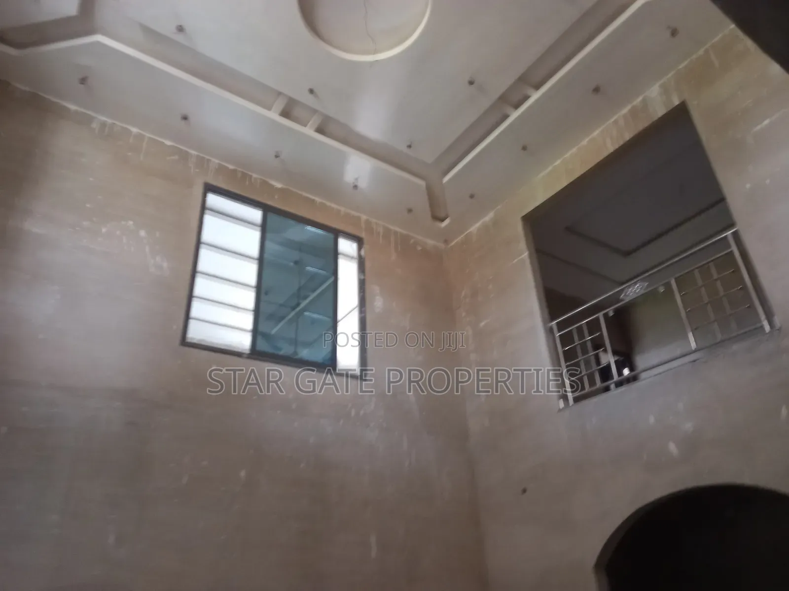 8bdrm House in Kenyasi Adwumam, Kumasi Metropolitan for sale