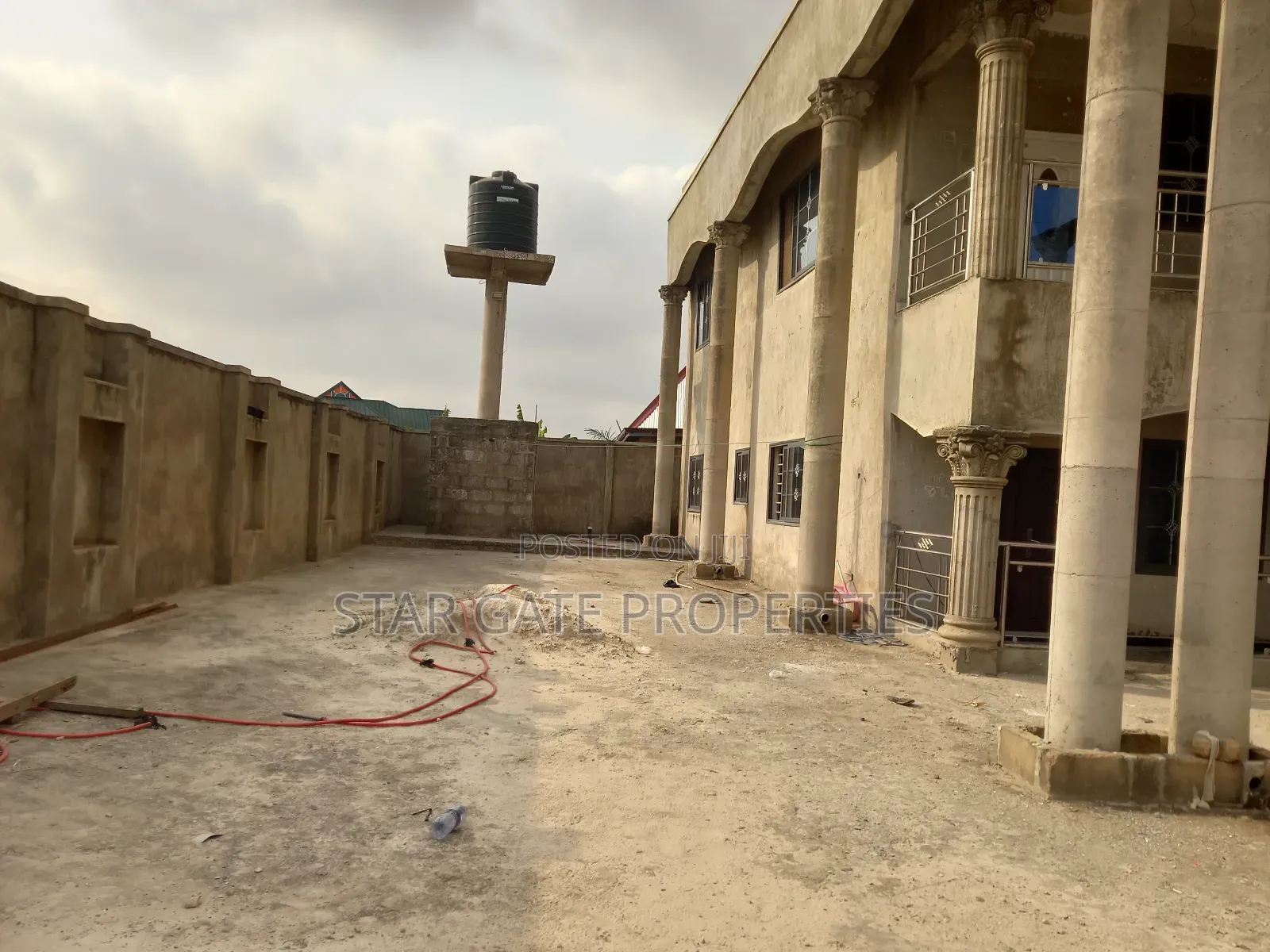 8bdrm House in Kenyasi Adwumam, Kumasi Metropolitan for sale