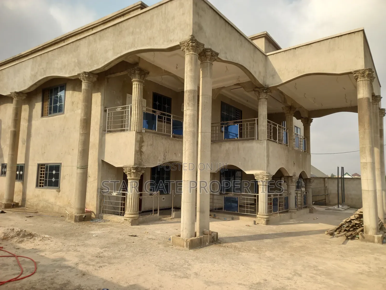 8bdrm House in Kenyasi Adwumam, Kumasi Metropolitan for sale