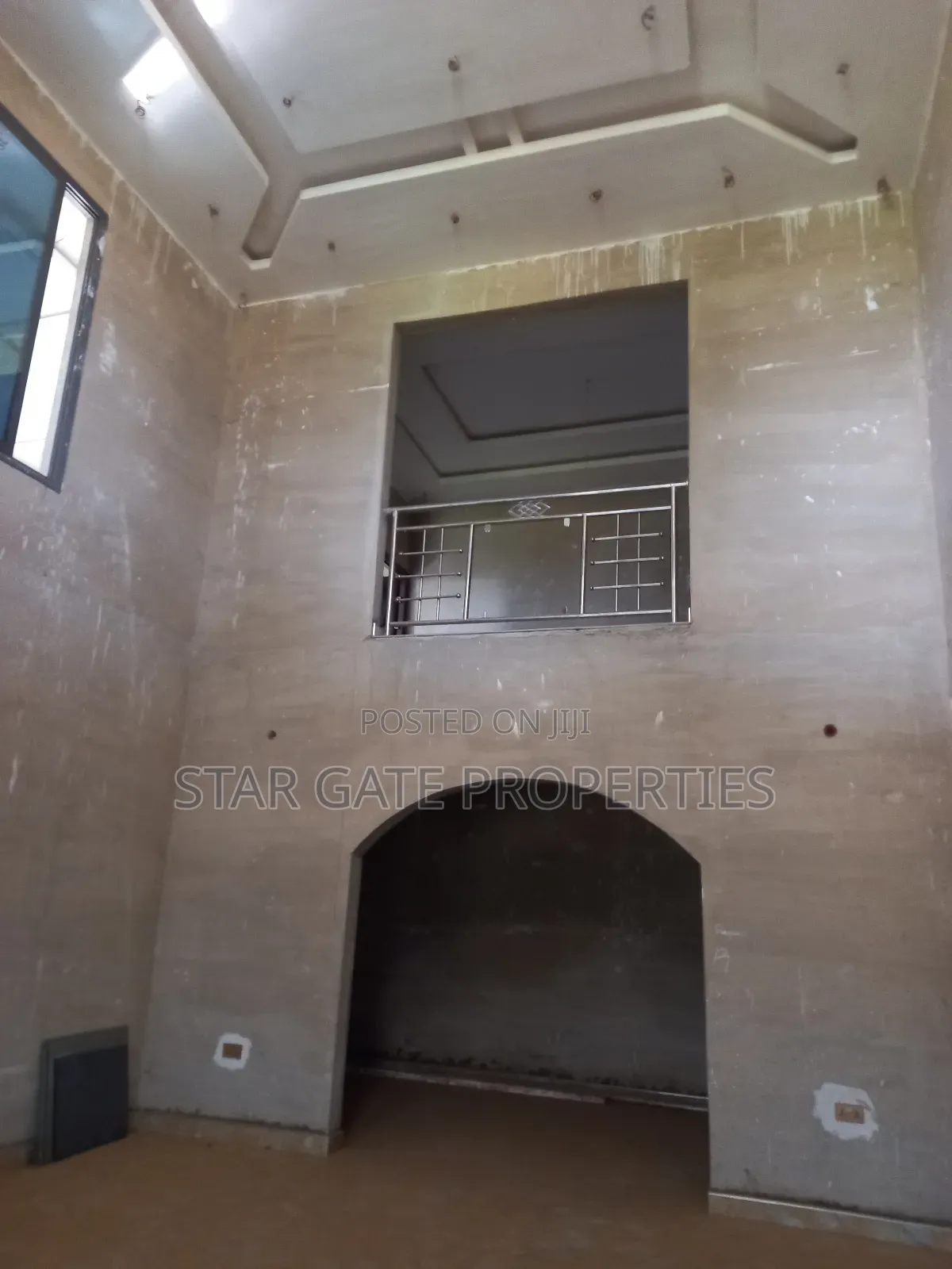 8bdrm House in Kenyasi Adwumam, Kumasi Metropolitan for sale