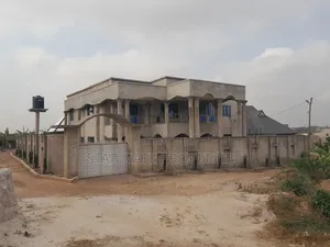8bdrm House in Kenyasi Adwumam, Kumasi Metropolitan for sale