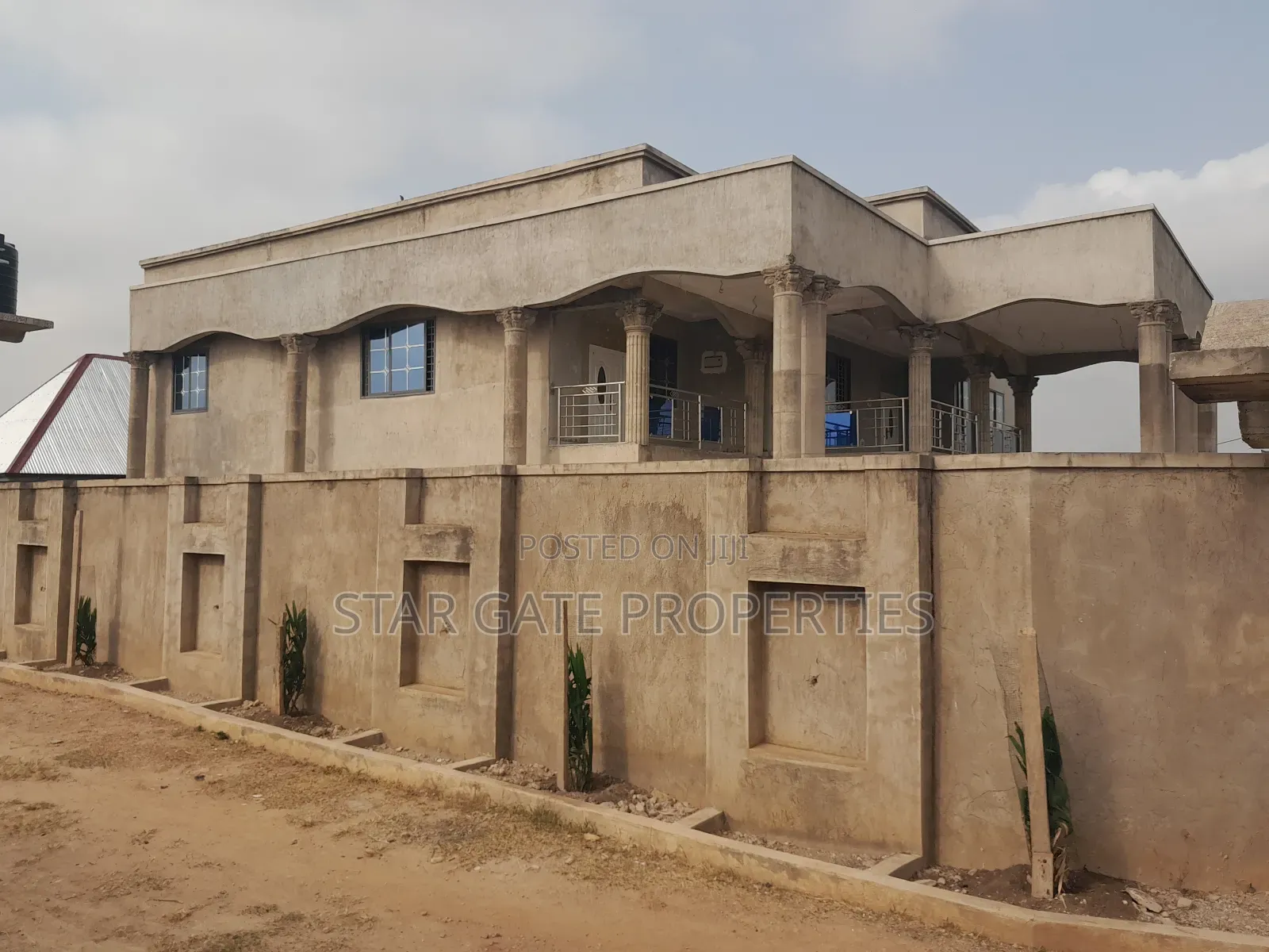 8bdrm House in Kenyasi Adwumam, Kumasi Metropolitan for sale