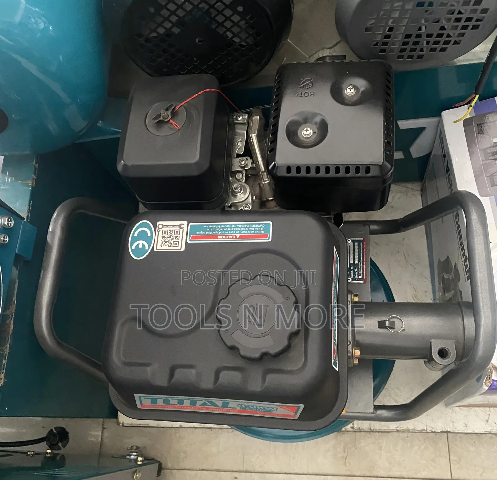 TOTAL Gasoline Concrete Vibrator 5.5HP (Claw Type)