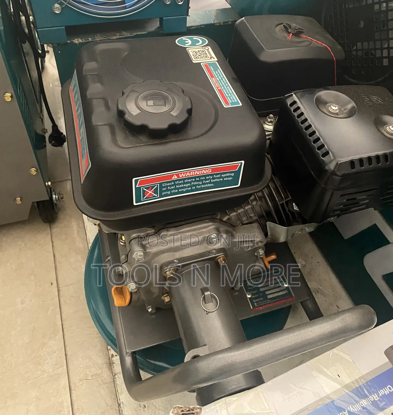 TOTAL Gasoline Concrete Vibrator 5.5HP (Claw Type)