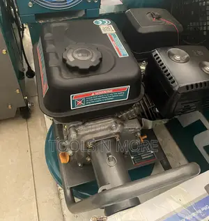 TOTAL Gasoline Concrete Vibrator 5.5HP (Claw Type)