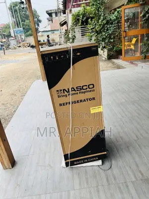 Top Mount Freezer Nasco Nasf2-18kd Refrigerator.