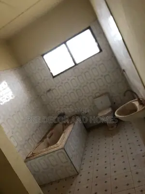 9bdrm Mansion in Bee Decor & Homes, Oyarifa for sale