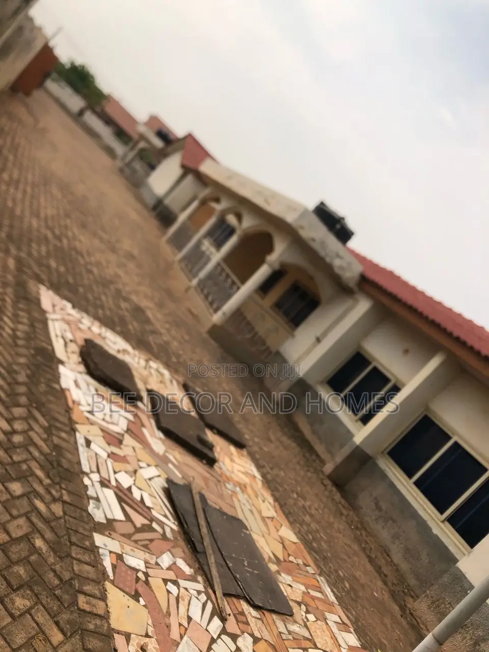 9bdrm Mansion in Bee Decor & Homes, Oyarifa for sale
