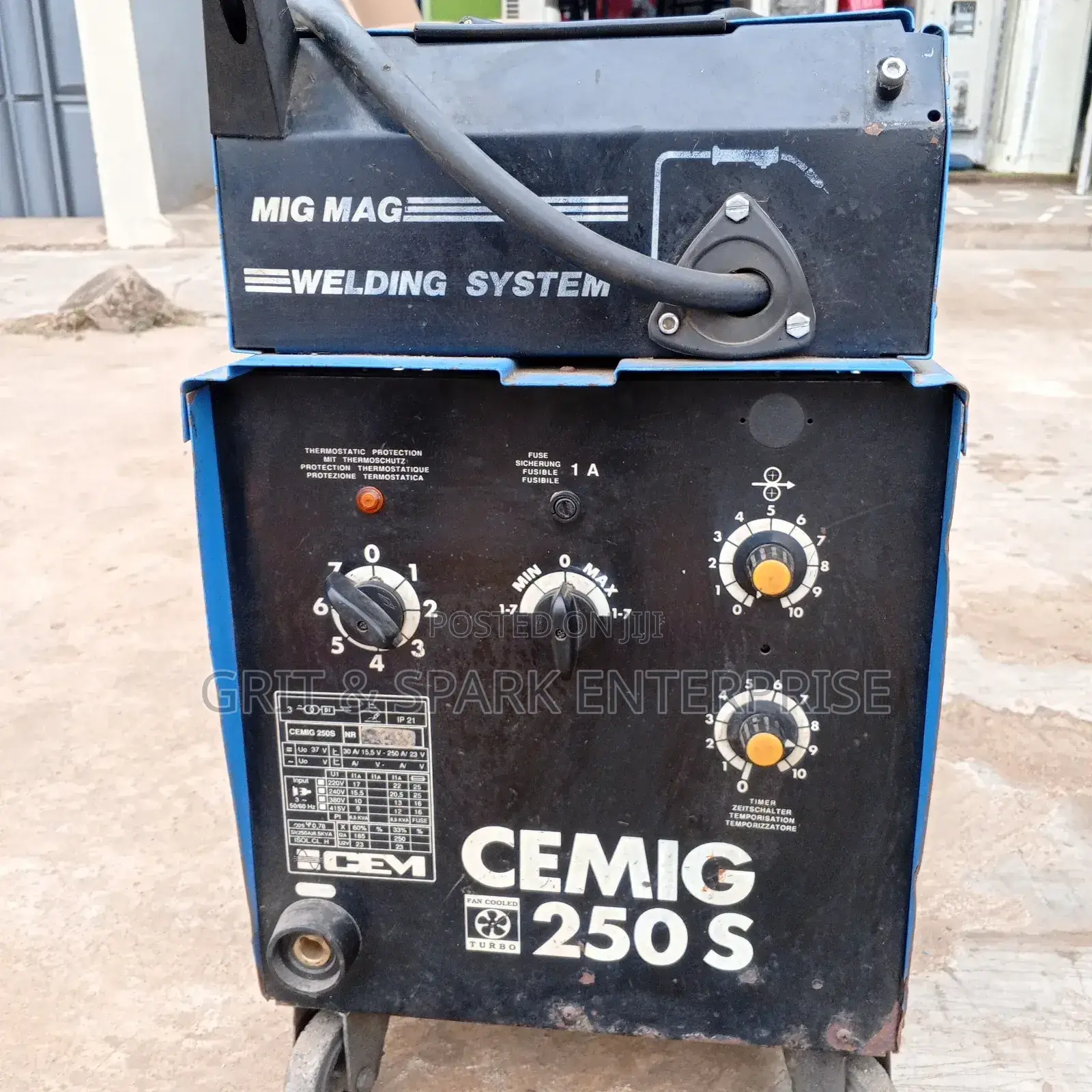 Used Mig 250s Industrial Welding Machine From Italy