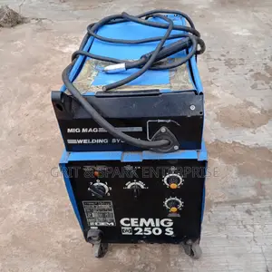 Used Mig 250s Industrial Welding Machine From Italy