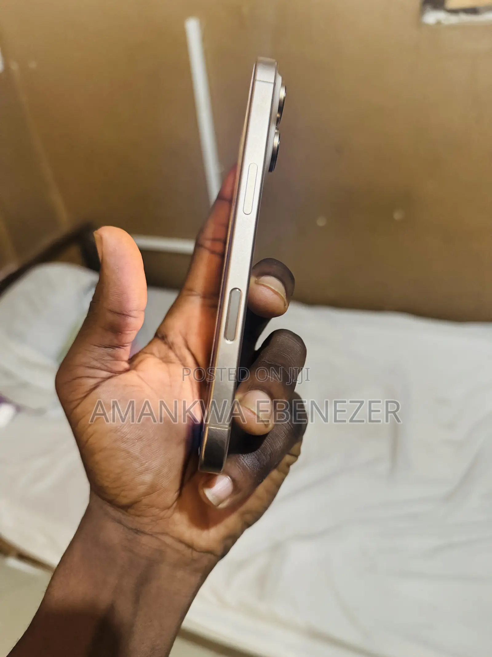 New Apple iPhone 16 Pro 128 GB Gold