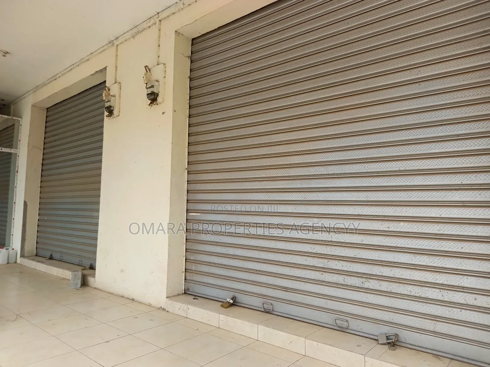 Spacious Shop at Adenta