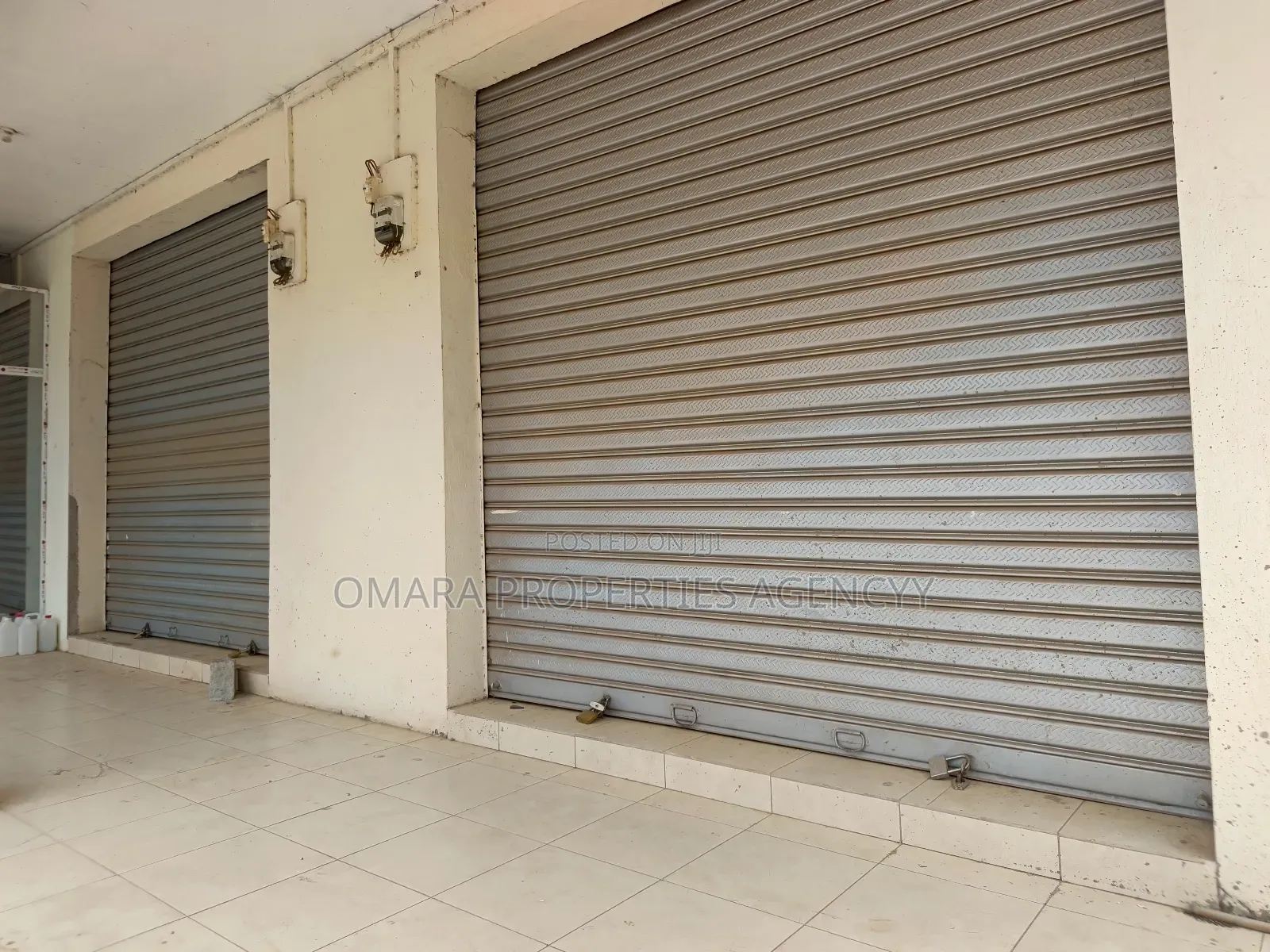 Spacious Shop at Adenta