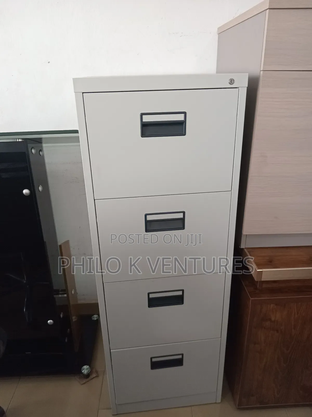 Lockable File Cabinet 4 Drawers