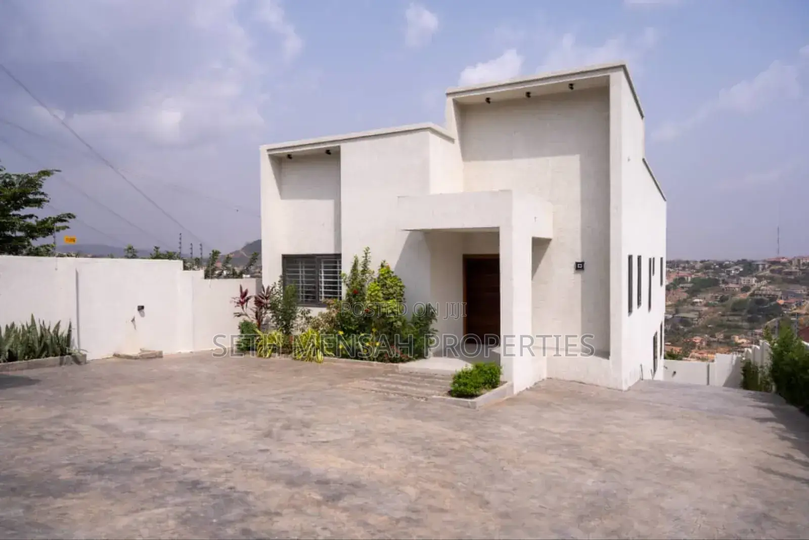 5bdrm House in Skm Properties, Kwabenya for sale