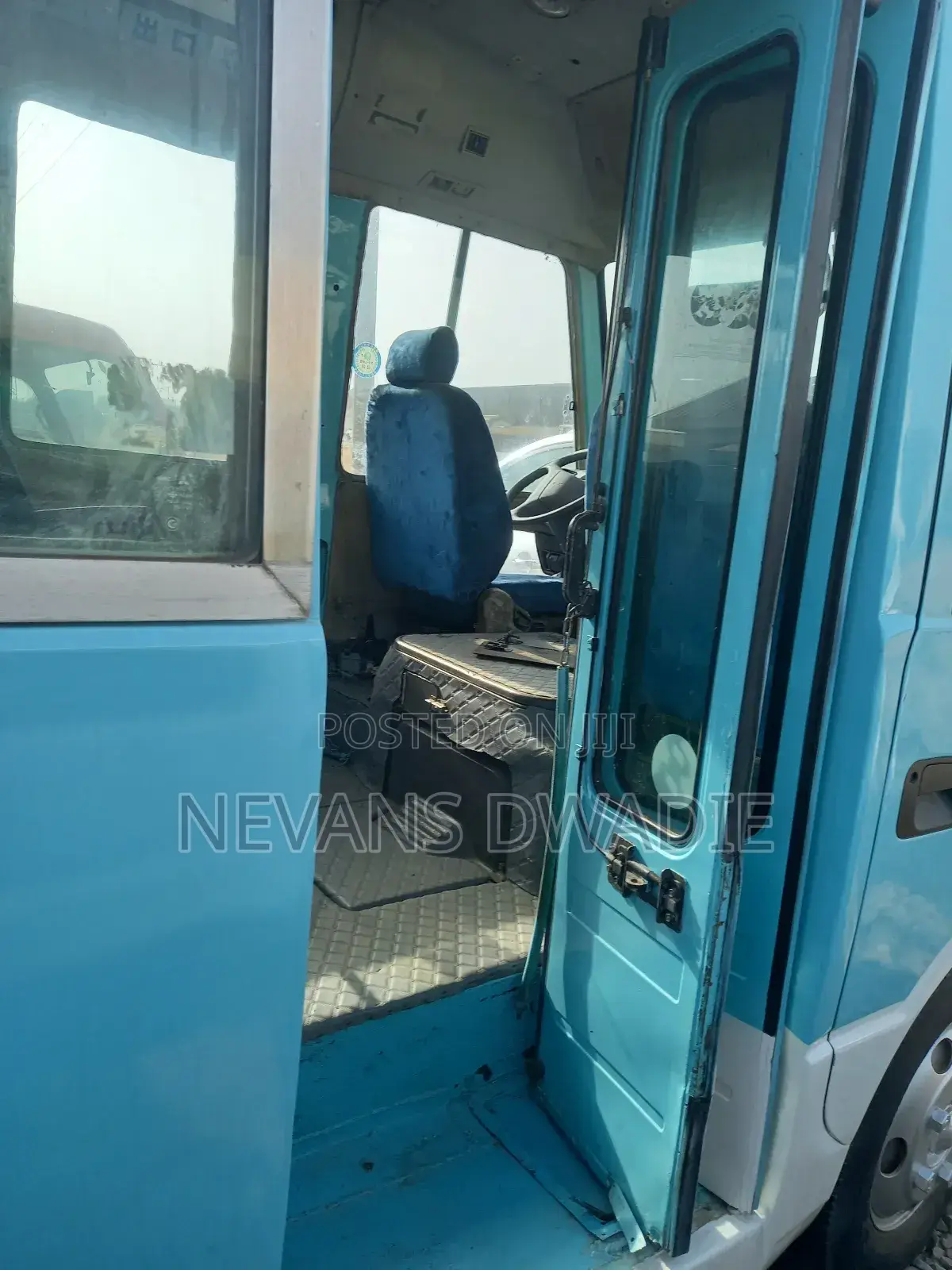 Hyundai County 2012 Blue