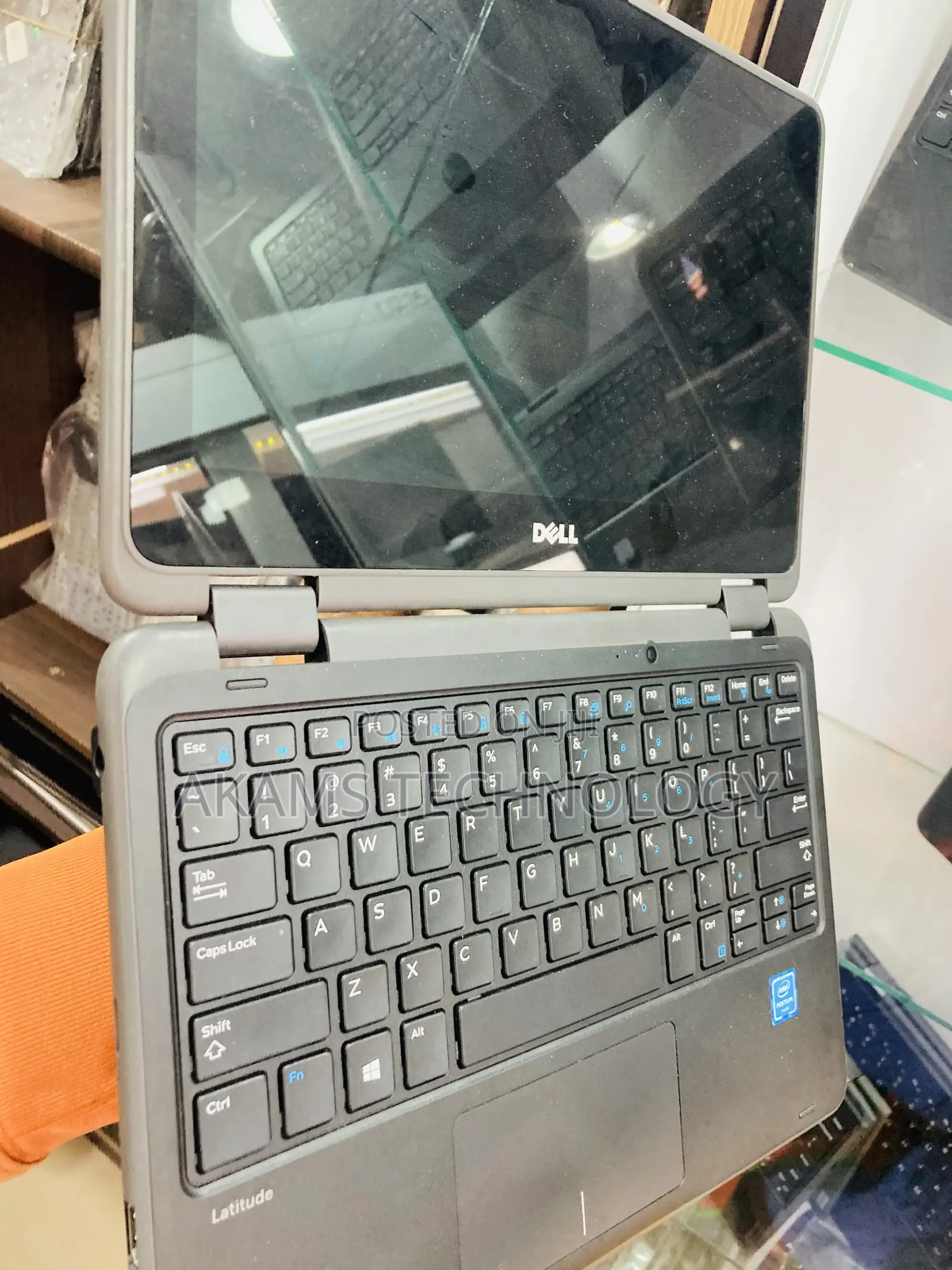 Laptop Dell Latitude 3189 8GB Intel Pentium SSD 128GB