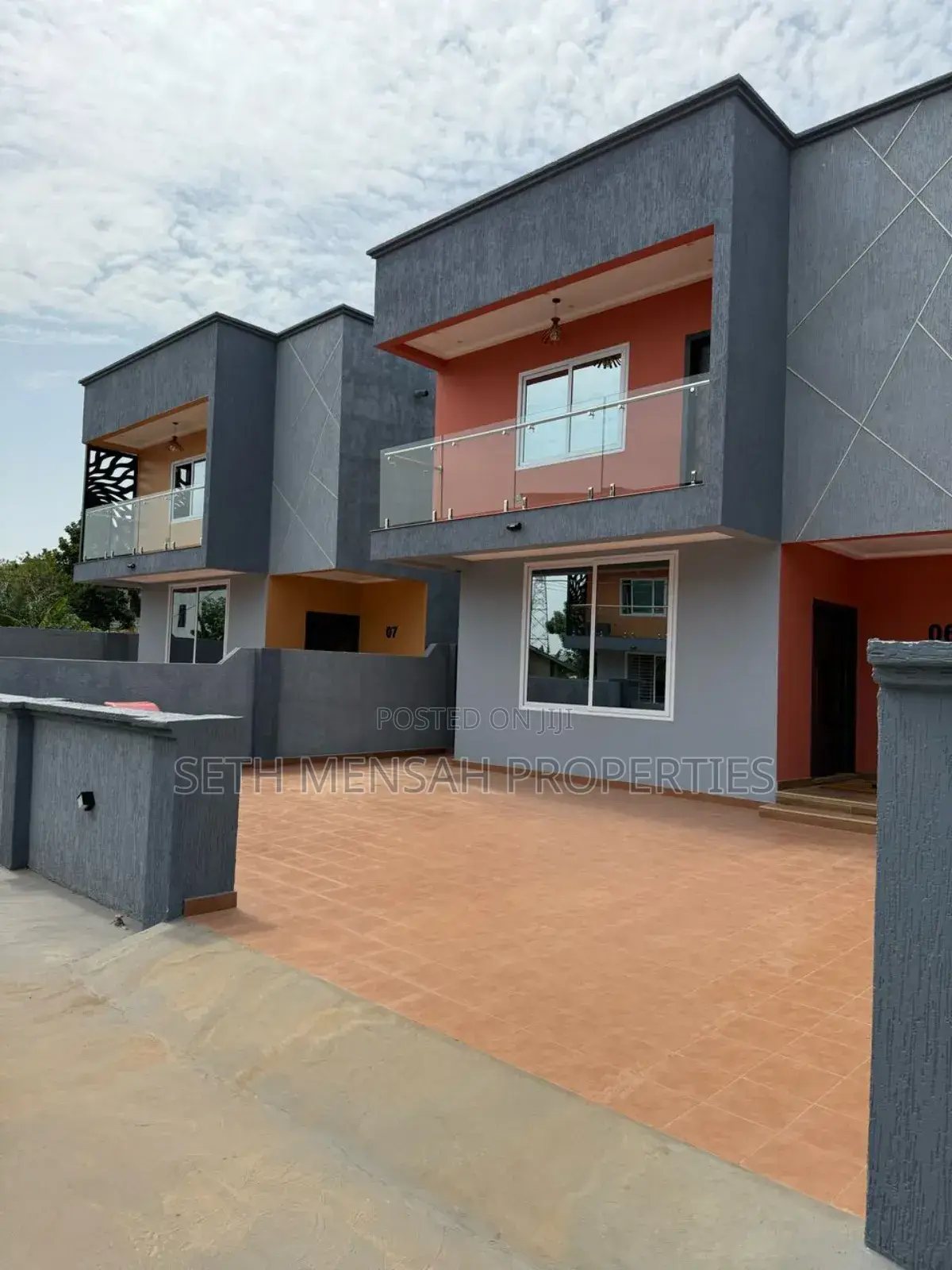 3bdrm House in Skm Properties, Adenta for sale