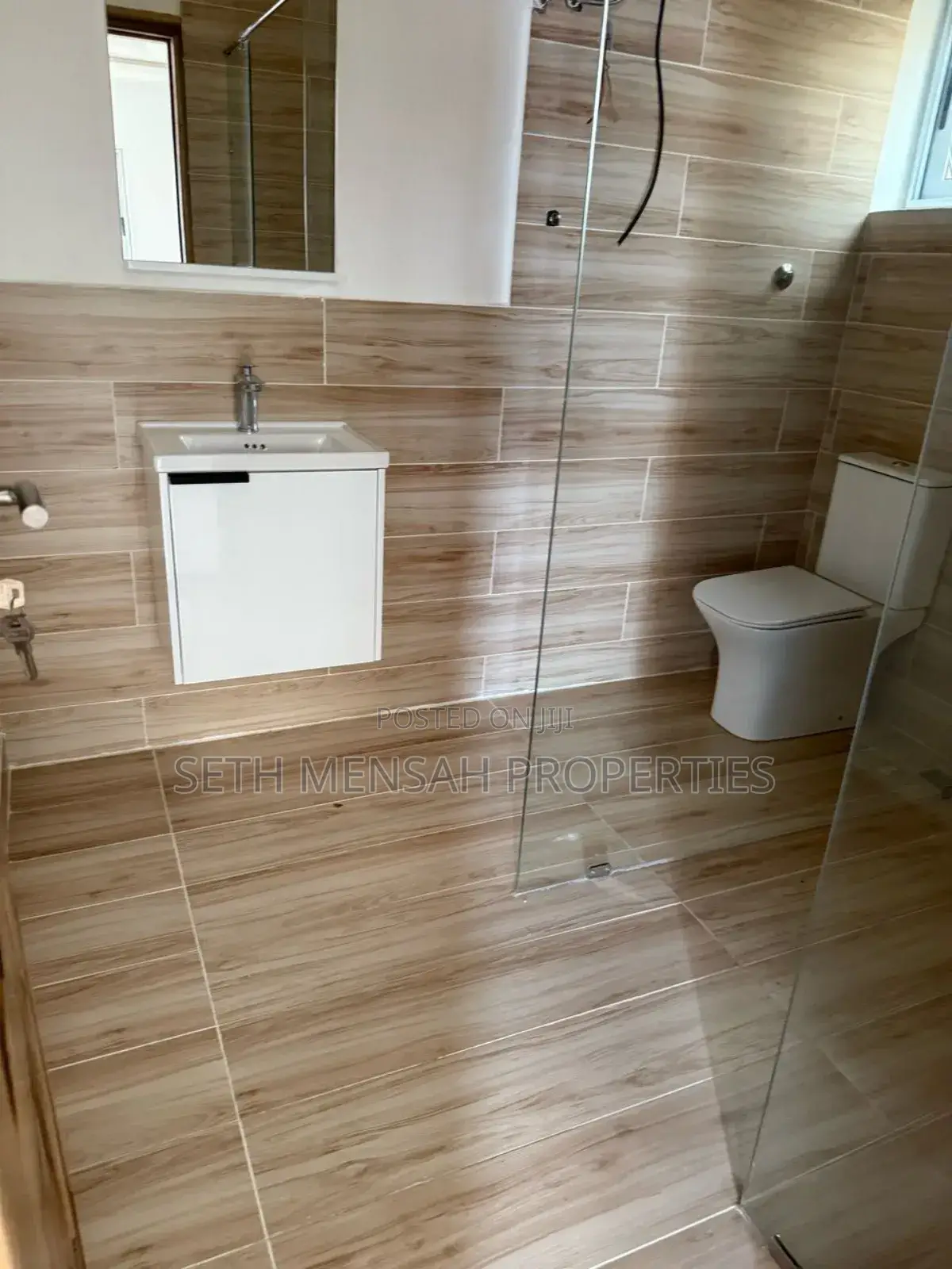 3bdrm House in Skm Properties, Adenta for sale