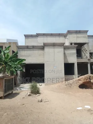 4bdrm House in Dki Properties, Tema Metropolitan for sale