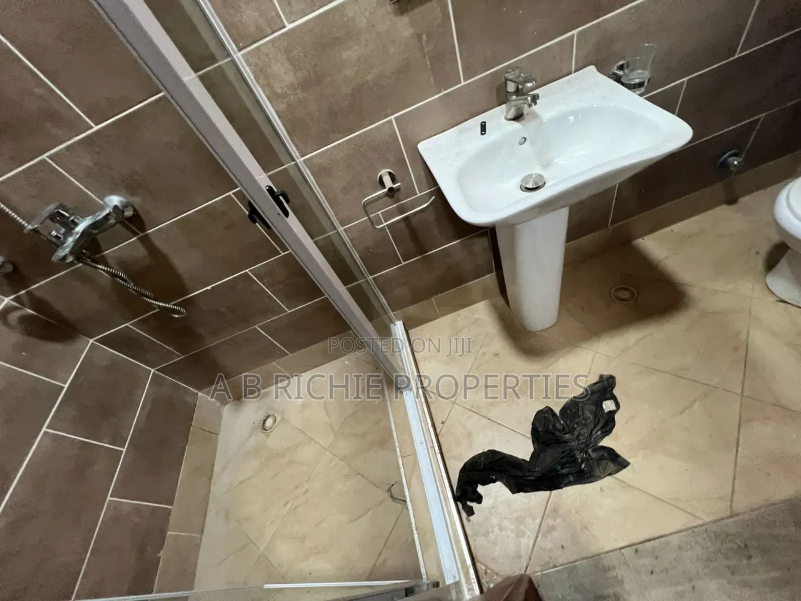 3bdrm House in Ab Richie Properties, Spintex for rent