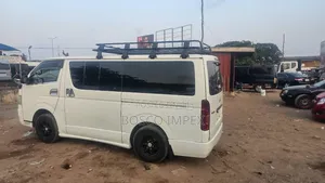 Toyota HiAce 2010 White